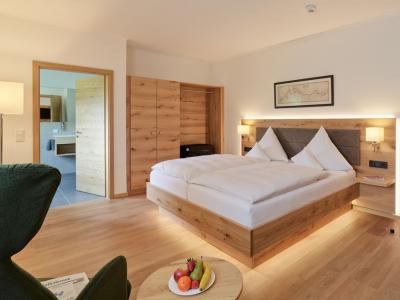 Hotel Weingut Weis room example