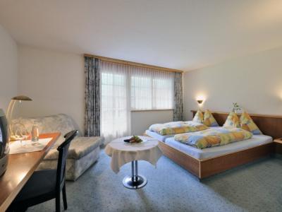 Hotel-Ahorni room example