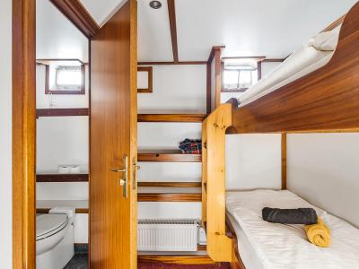 bunk bed cabin Anna Antal
