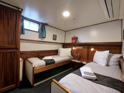 Double cabin