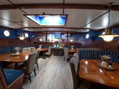 Wapen fan Fryslan saloon