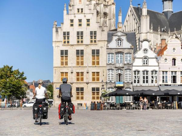 Cyclists in Mechelen