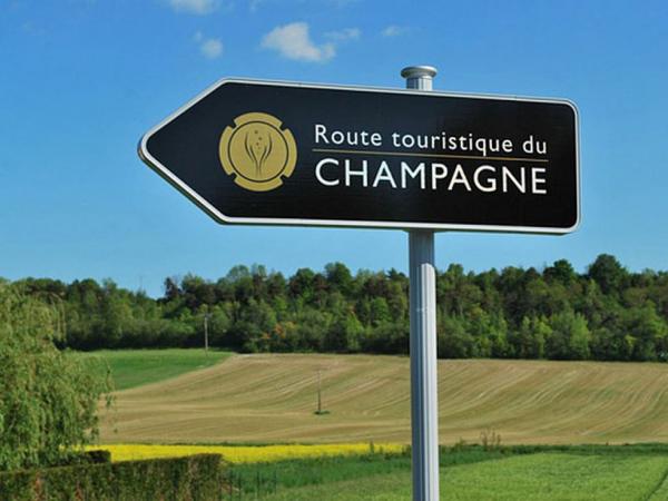 Champagne & Paris by Bike + Boat, the Champagne route