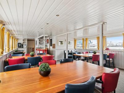 Lounge and Bar Anna Antal