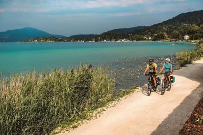 Cycling at Woerthersee