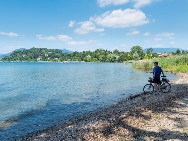 Cyclist at Lago Maggiore