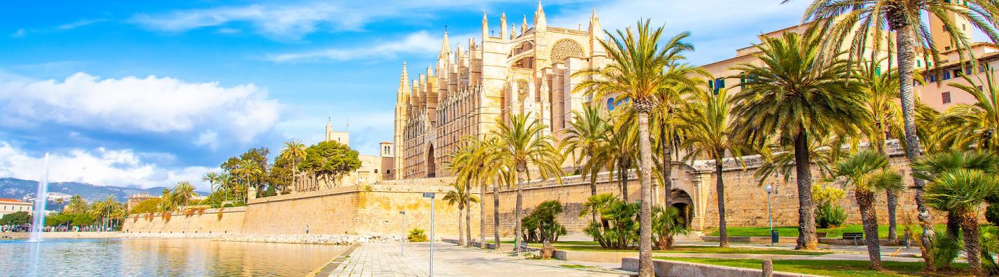 Palma de Mallorca Cathedral La Seu, Spain | &copy; Adobe Stock