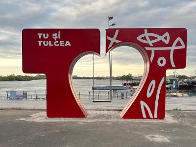 Tulcea Statue