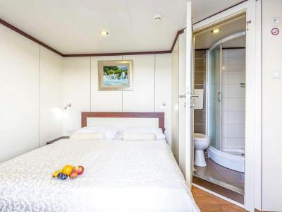 MS Olmissum double cabin main deck