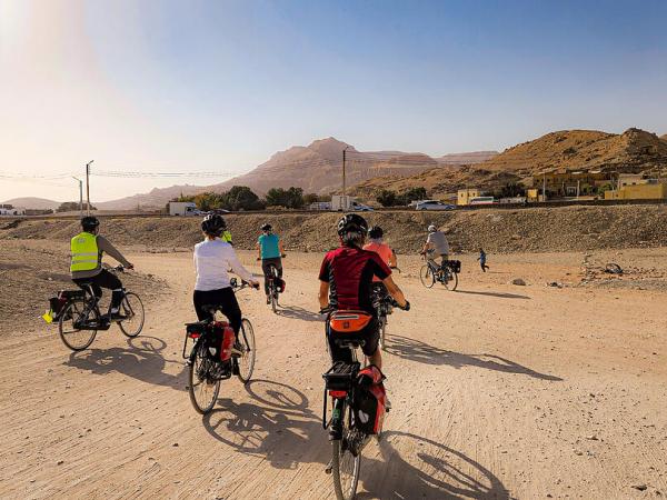 Cycle group along the way