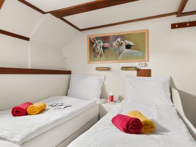 Floor van Aemstel double