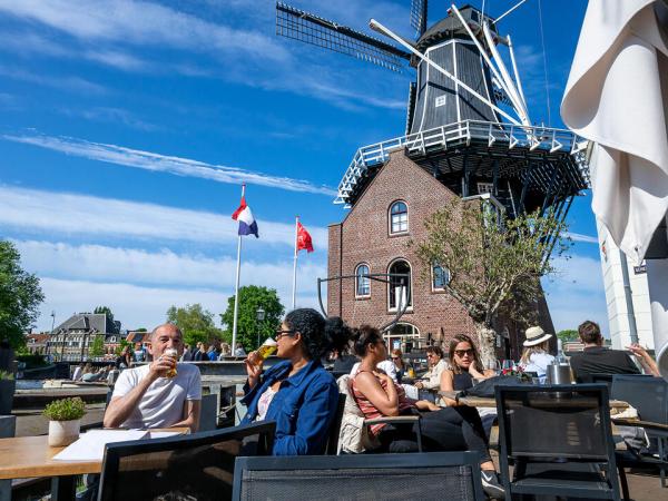 Restaurant with windmill in Harlem