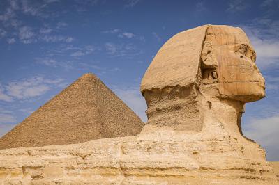 Sphynx and great pyramid