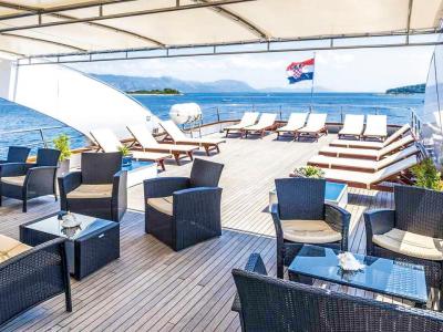 MS Olmissum - sun deck