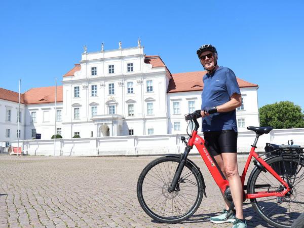 Cyclist at Oranienburg Castle