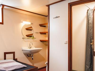 Antigua Cabin bathroom