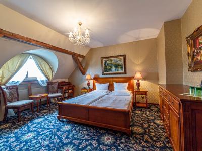 Chateau Zbiroh room