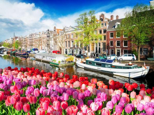 Amstel canal, Amsterdam