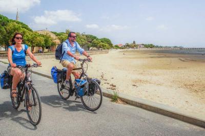 Cycling along the beach near Arcachon