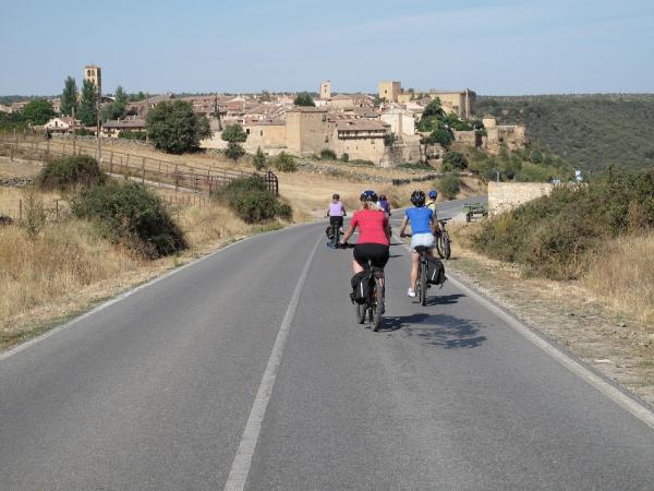 Cycling towards Pedraza