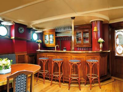 Mare Frisium bar