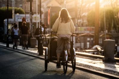 Copenhagen cyclist with kid