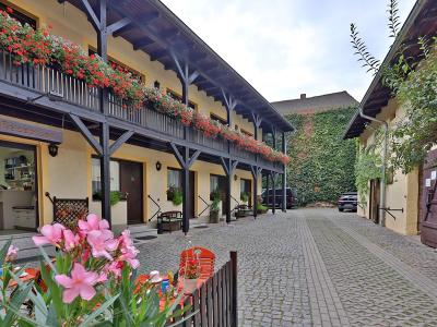 Gasthof Zum Markt outside