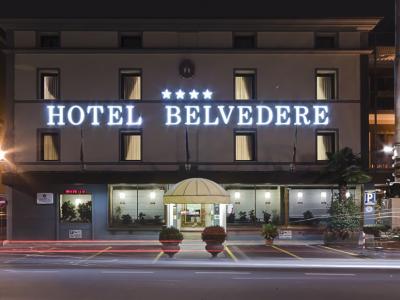 Bonotto Hotel Belvedere at night