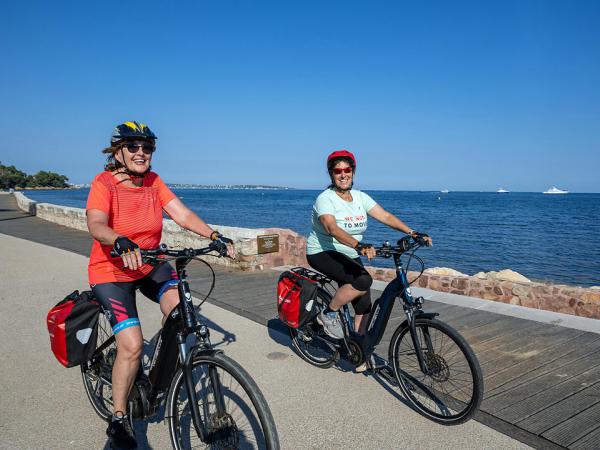 Cycling between Cannes and Antibes