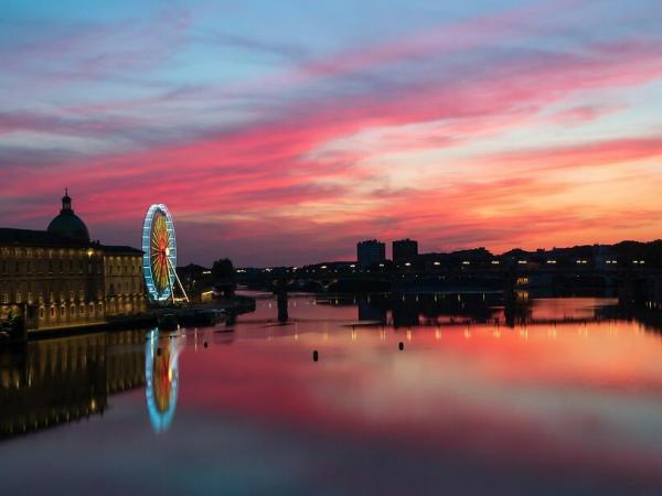 Pink sky over Toulouse