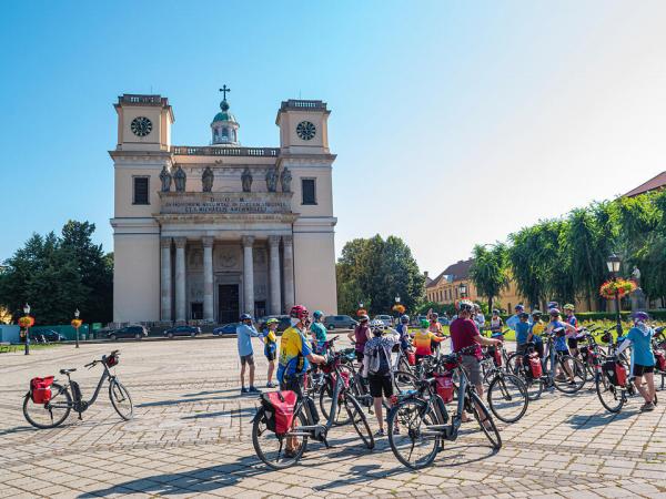 Cathedral in Vc with cycle group