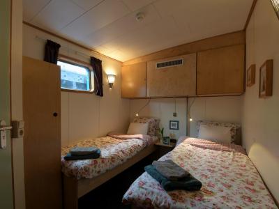 Fleur twin cabin