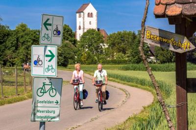 Cyclists in Maurach / Lake Constance