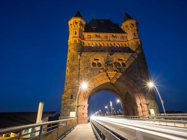 Worms - Nibelungen-Bridge/Tower by night