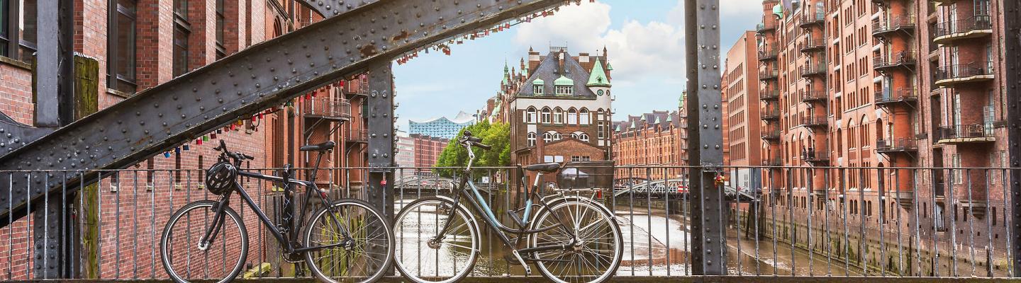 Hamburg Speicherstadt bikes | &copy; Adobe Stock / CH. HORZ