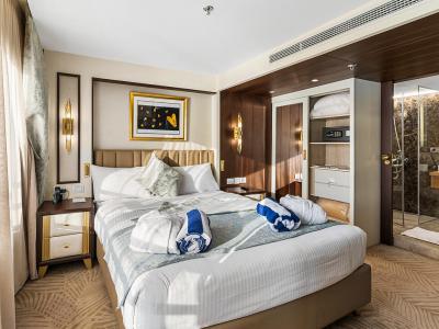Executive Suite bedroom