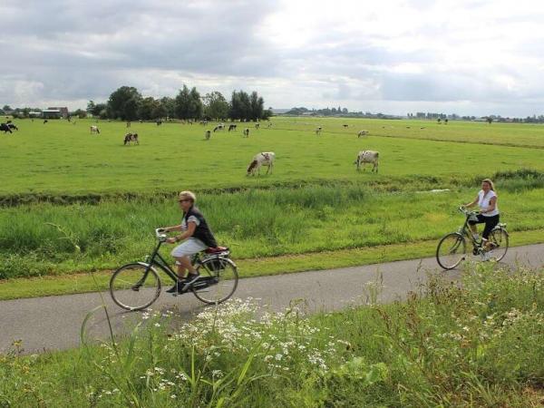 cyclists Friesland