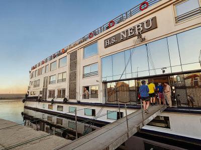 Nebu Guests boarding