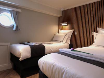 Magnifique 1 twin cabin