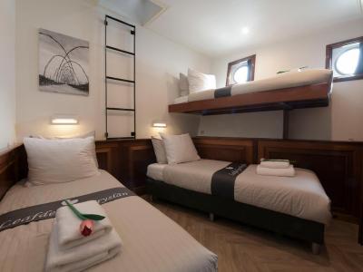 Leafde fan Fryslan triple