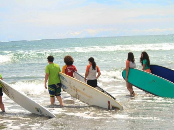 Surfunterricht - surfing lessons