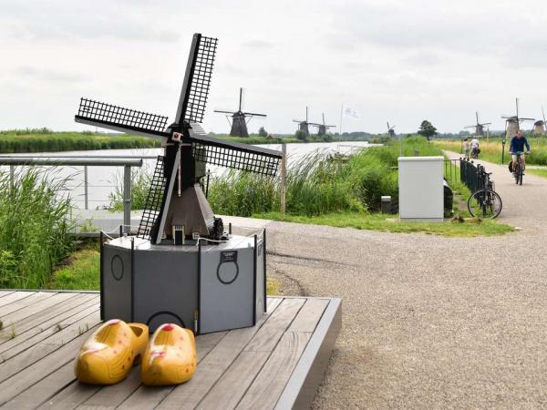 the 19 Windmills of Kinderdijk