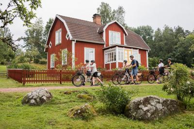 Cycle family near Katthult