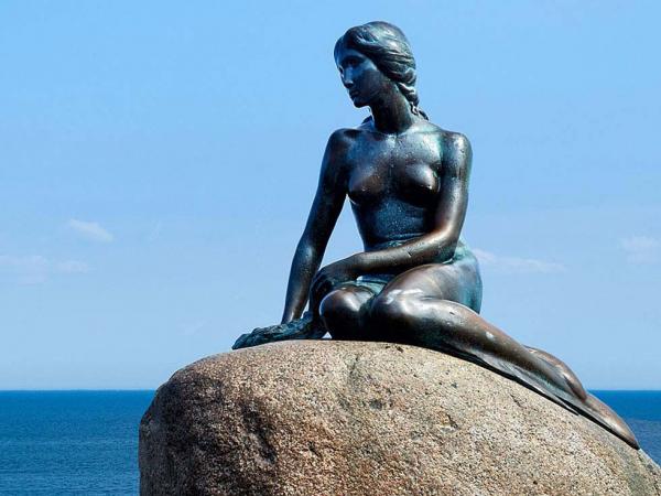 Small mermaid statue in Copenhagen 