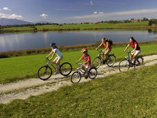 Family biking in Bavarian landscapes