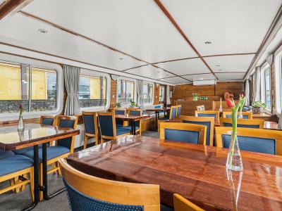 Clair de Lune Lounge/Salon