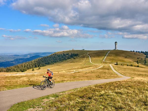 Cyclist on Feldberg mountain