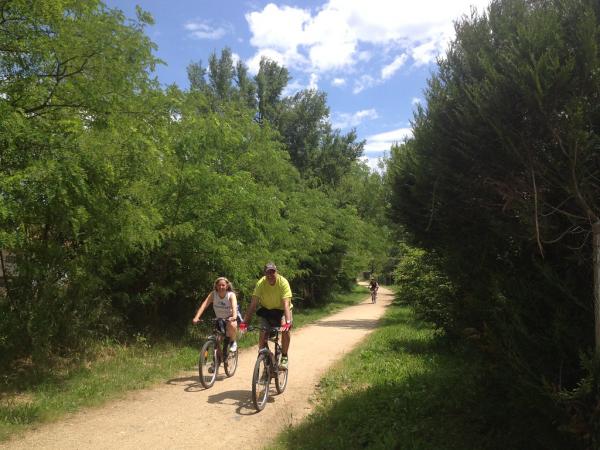 Cycle group along the way