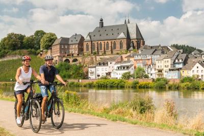 Radfahrer auf dem Saar Radweg