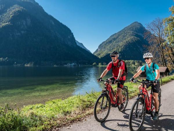 Cycling next to Lake Hallstatt